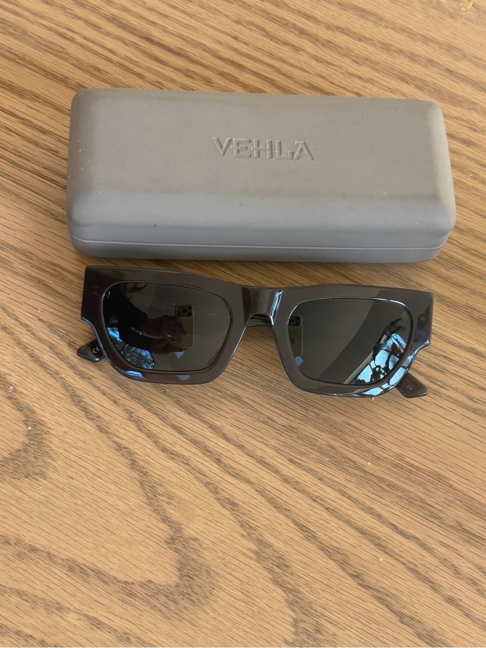 VEHLA Finn Brown Gloss Rectangular Sunglasses